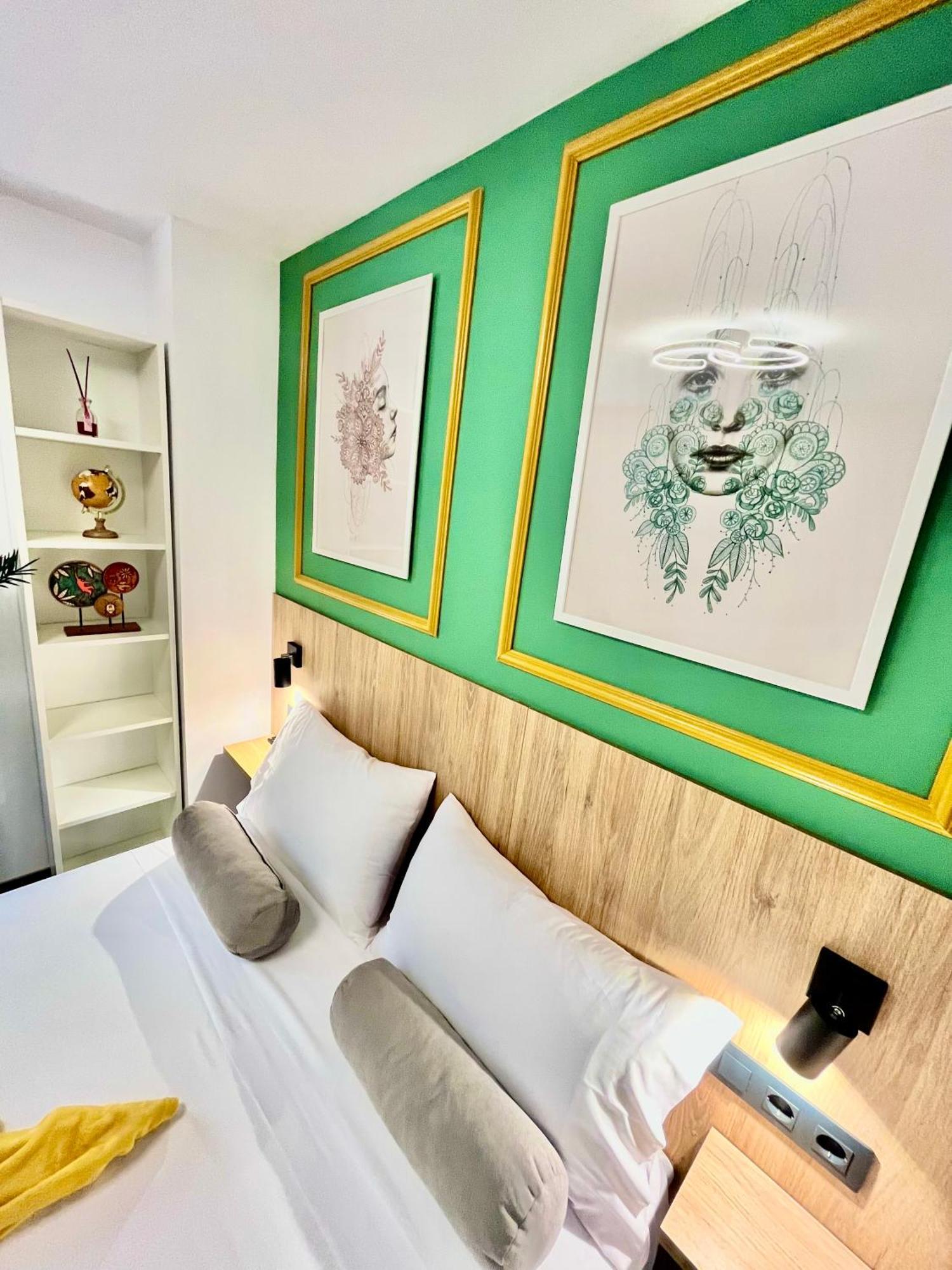 Arte Apartamento Dos Colores Alicante Luaran gambar