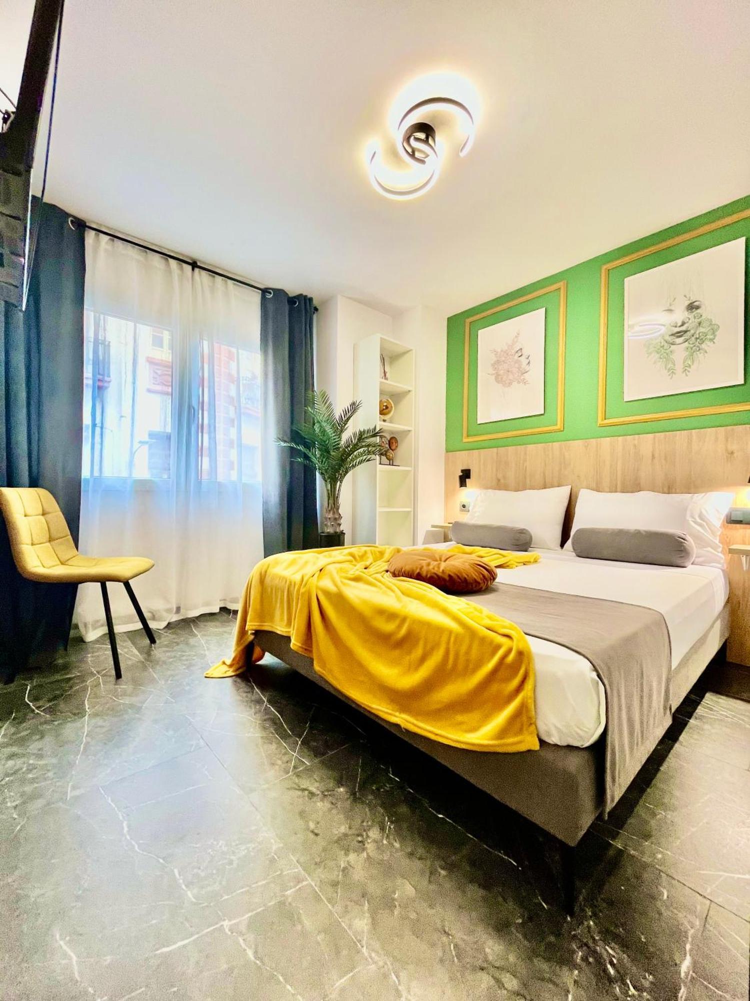 Arte Apartamento Dos Colores Alicante Luaran gambar