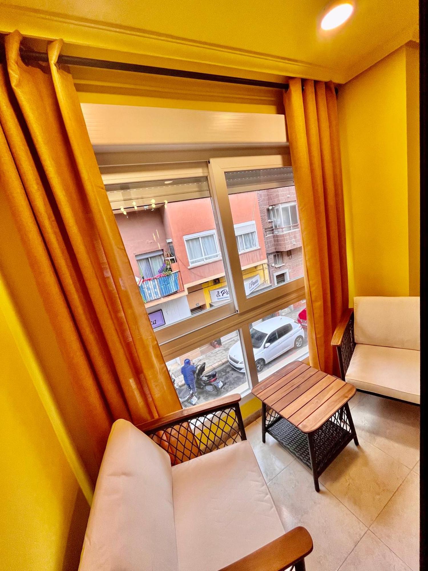 Arte Apartamento Dos Colores Alicante Luaran gambar